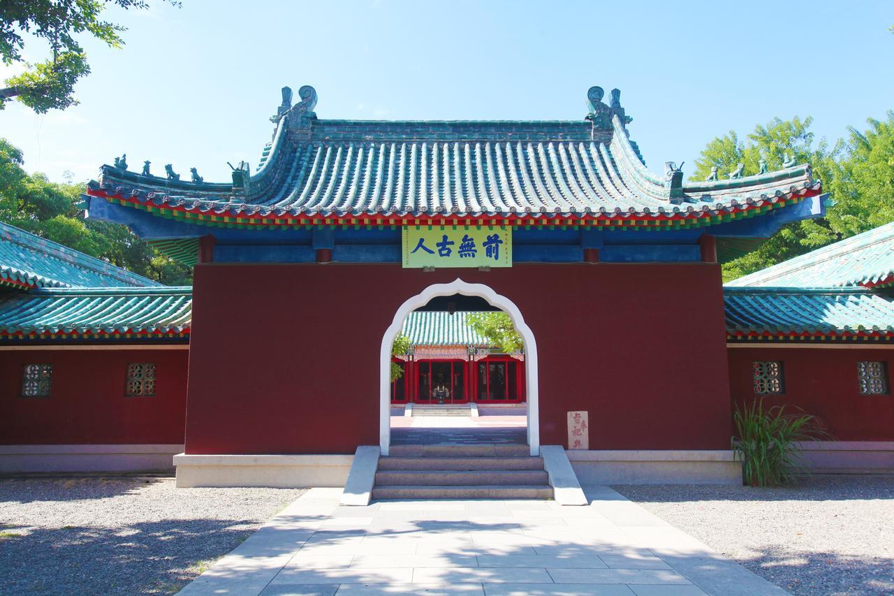 Wide Angle Hostel Tainan Exterior photo